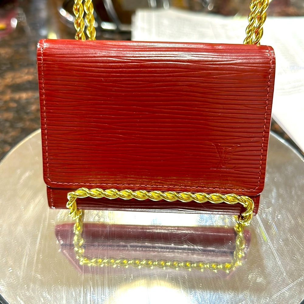 LIKE NEW LV EPI WALLET/CARDHOLDER